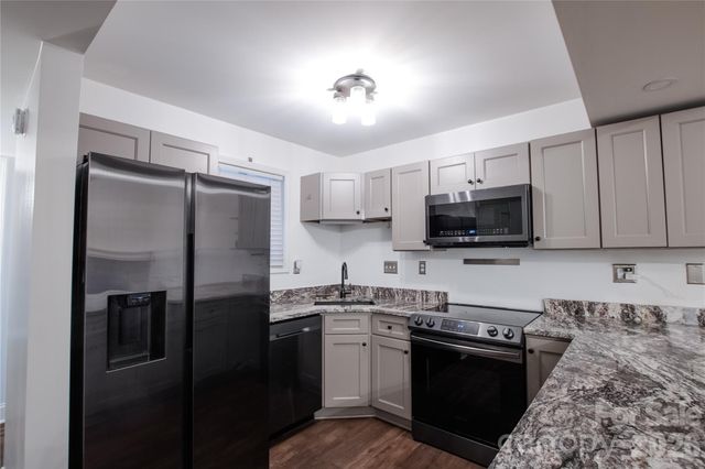 100 Willow Run Drive 2, Gastonia, NC 28056