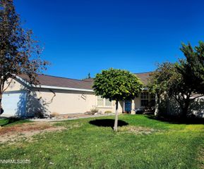 1453 Grey Bluffs Drive, Fernley, NV 89408