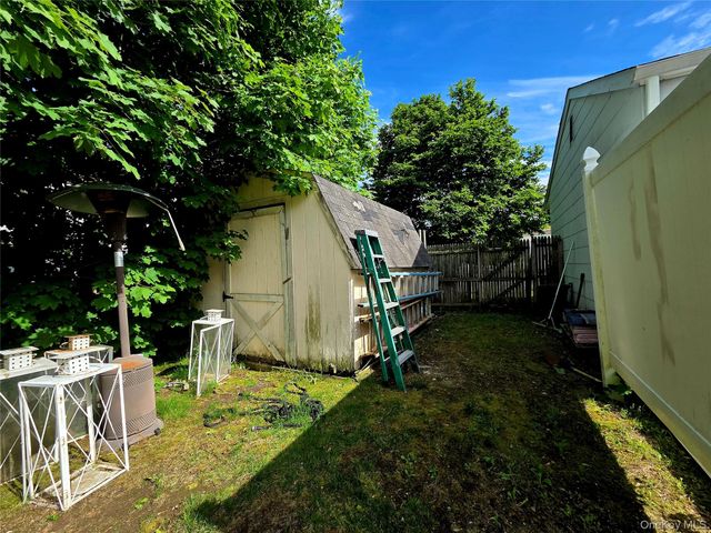 211 Babylon Street, Islip Terrace, NY 11752