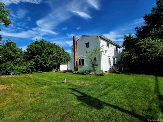 211 Babylon Street, Islip Terrace, NY 11752
