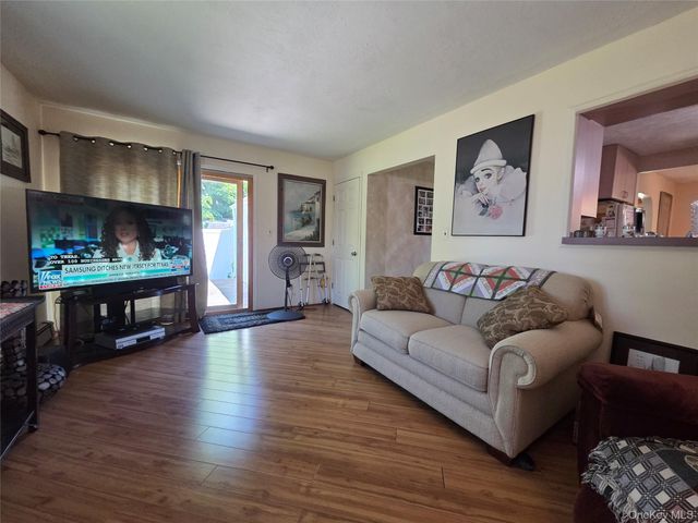 211 Babylon Street, Islip Terrace, NY 11752