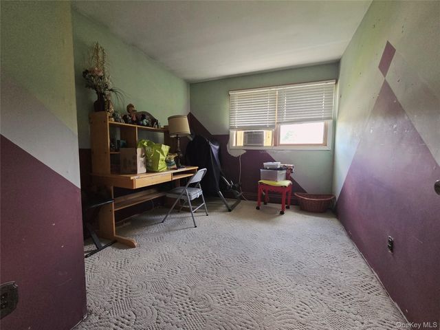 211 Babylon Street, Islip Terrace, NY 11752
