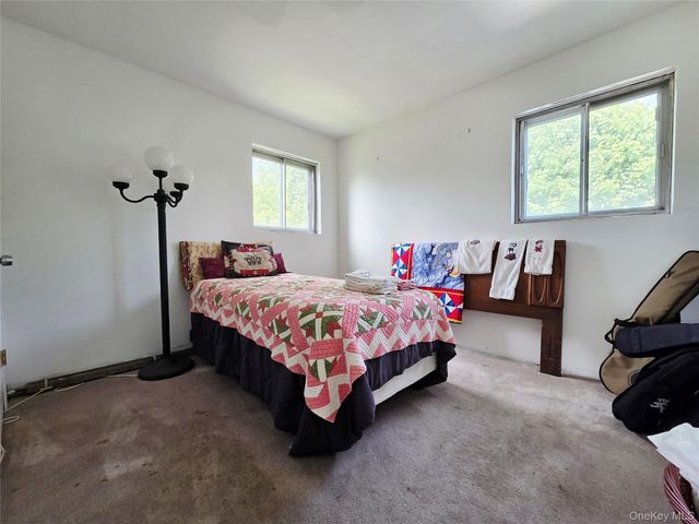 211 Babylon Street, Islip Terrace, NY 11752
