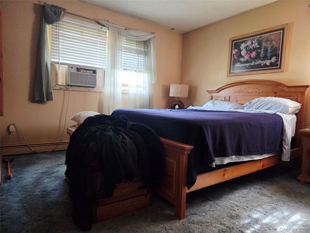211 Babylon Street, Islip Terrace, NY 11752