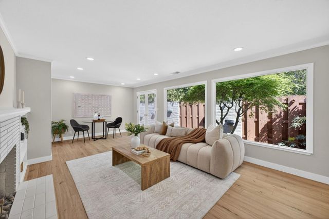 2169 Yorkshire Way, Mountain View, CA 94040