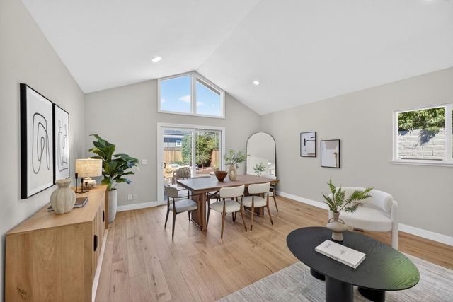 2169 Yorkshire Way, Mountain View, CA 94040