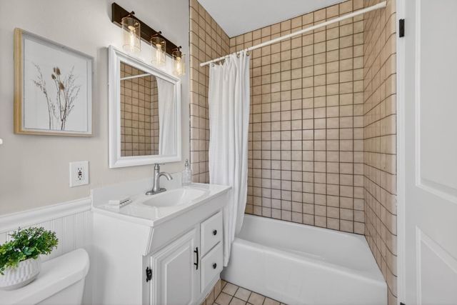 2169 Yorkshire Way, Mountain View, CA 94040