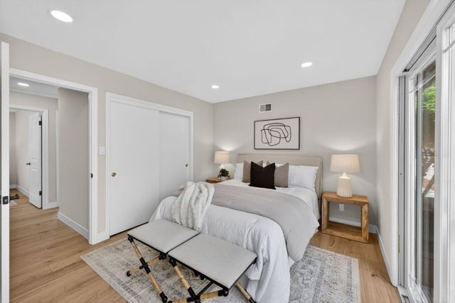 2169 Yorkshire Way, Mountain View, CA 94040