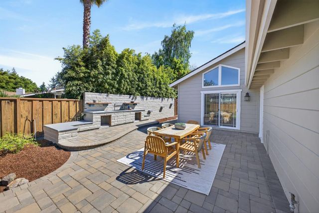 2169 Yorkshire Way, Mountain View, CA 94040