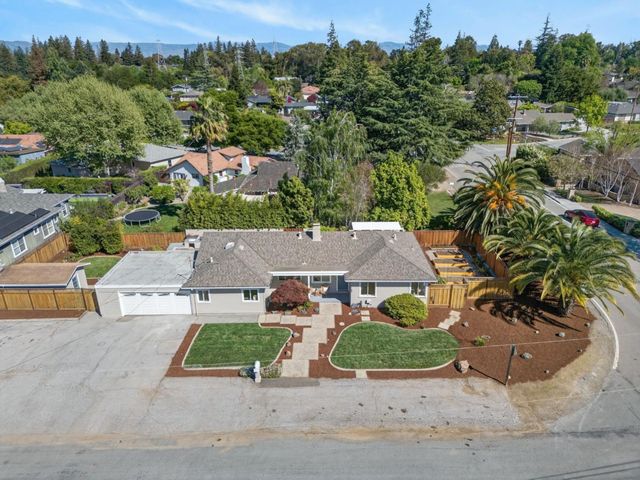 2169 Yorkshire Way, Mountain View, CA 94040