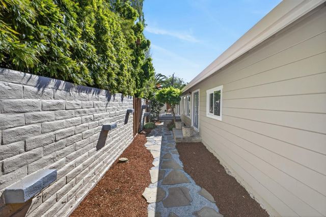 2169 Yorkshire Way, Mountain View, CA 94040
