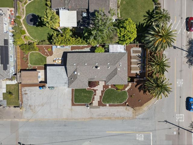 2169 Yorkshire Way, Mountain View, CA 94040