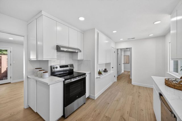 2169 Yorkshire Way, Mountain View, CA 94040