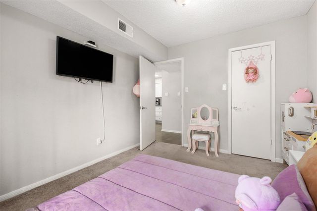 1516 Bay Area Boulevard D2, Houston, TX 77058