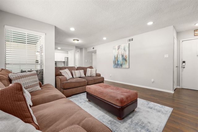 1516 Bay Area Boulevard D2, Houston, TX 77058