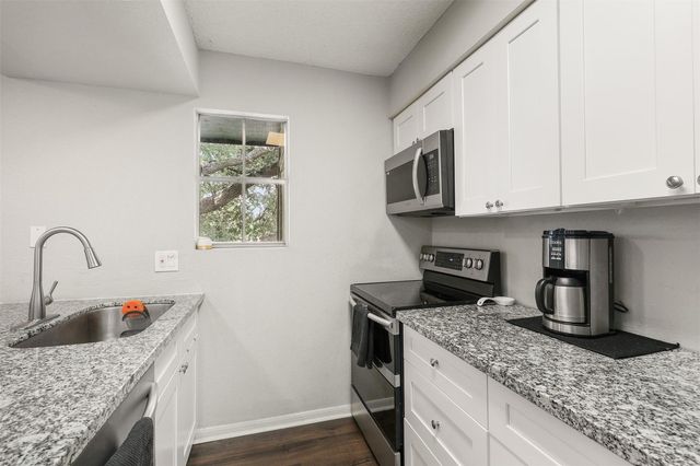 1516 Bay Area Boulevard D2, Houston, TX 77058