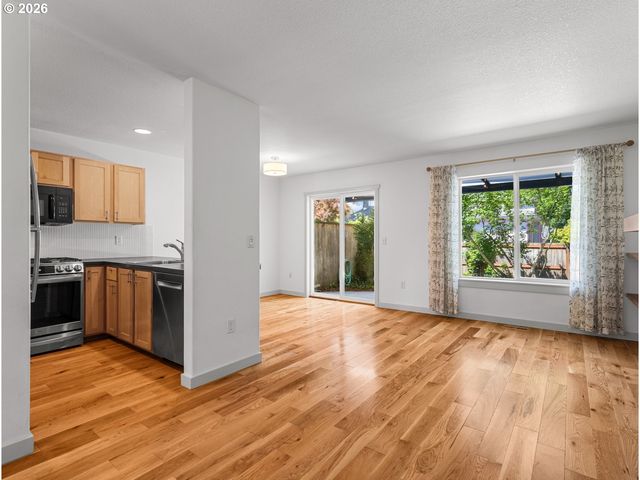 4739 Ne 15TH Ave, Portland, OR 97211