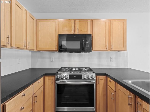 4739 Ne 15TH Ave, Portland, OR 97211