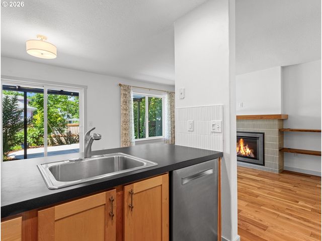 4739 Ne 15TH Ave, Portland, OR 97211