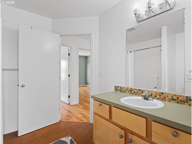 4739 Ne 15TH Ave, Portland, OR 97211