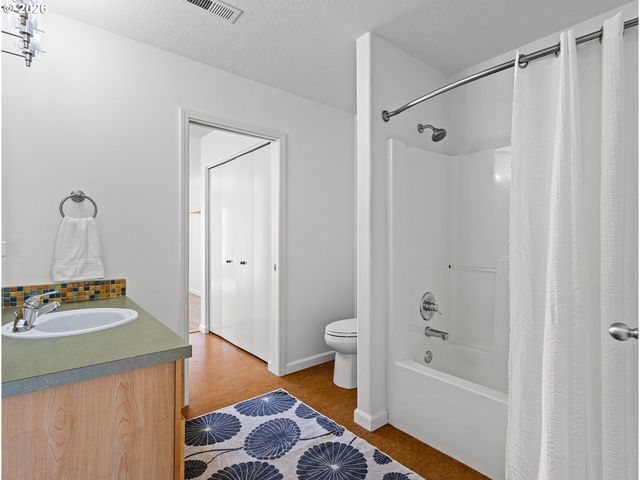 4739 Ne 15TH Ave, Portland, OR 97211