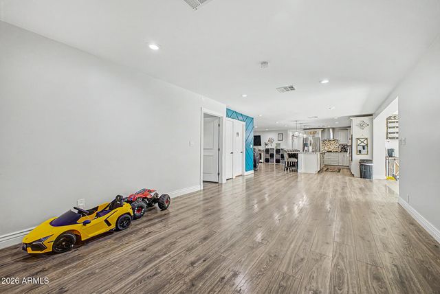 10302 W EARLL Drive, Avondale, AZ 85392