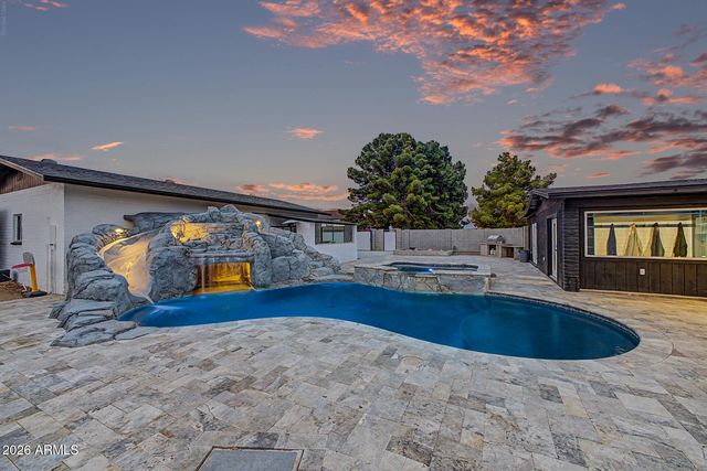 10302 W EARLL Drive, Avondale, AZ 85392