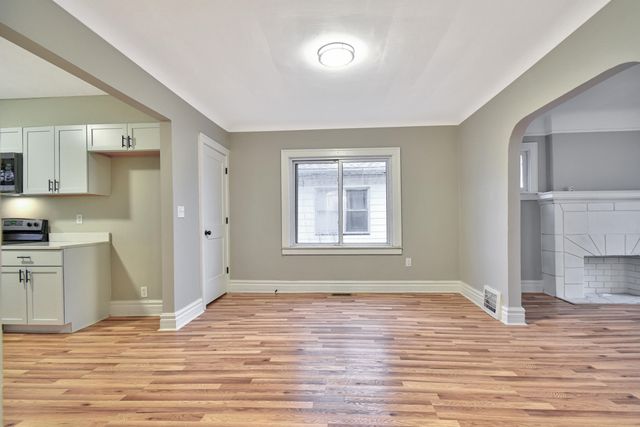 345 E Goulson Avenue, Hazel Park, MI 48030