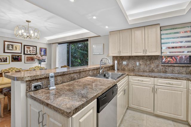 7033 Rain Forest Drive D-4-L, Boca Raton, FL 33434