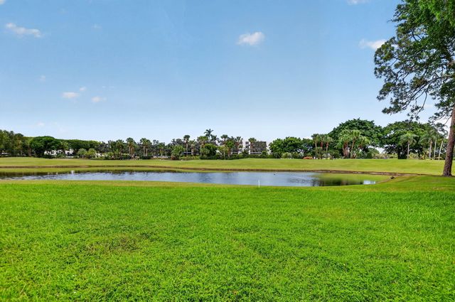 7033 Rain Forest Drive D-4-L, Boca Raton, FL 33434