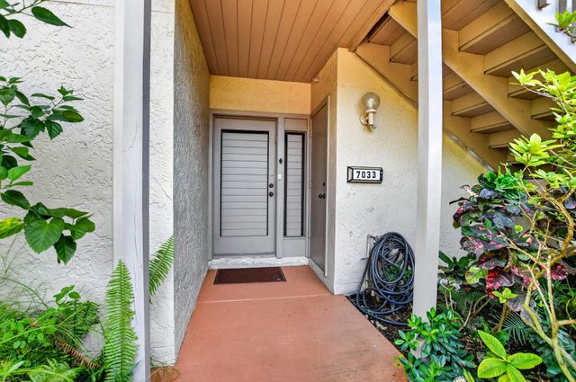 7033 Rain Forest Drive D-4-L, Boca Raton, FL 33434
