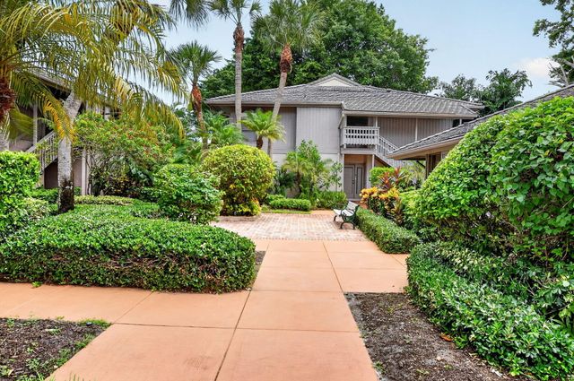 7033 Rain Forest Drive D-4-L, Boca Raton, FL 33434