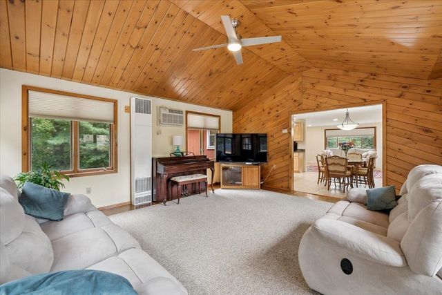 25 Bicentennial Drive, Manchester, NH 03104