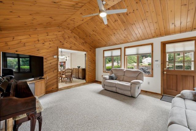 25 Bicentennial Drive, Manchester, NH 03104