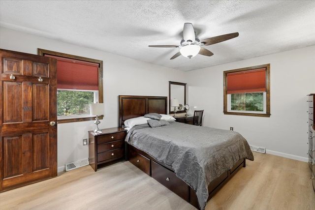 25 Bicentennial Drive, Manchester, NH 03104