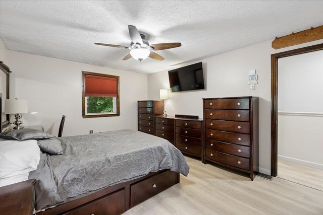 25 Bicentennial Drive, Manchester, NH 03104