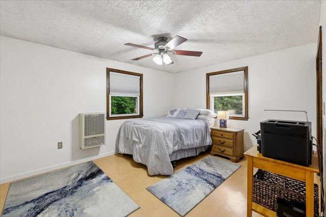 25 Bicentennial Drive, Manchester, NH 03104