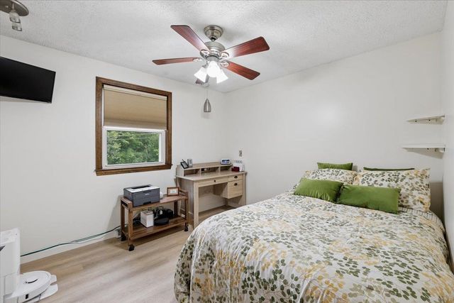 25 Bicentennial Drive, Manchester, NH 03104