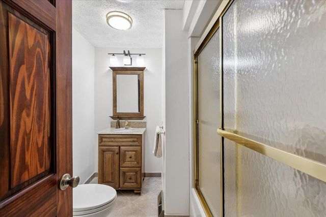 25 Bicentennial Drive, Manchester, NH 03104