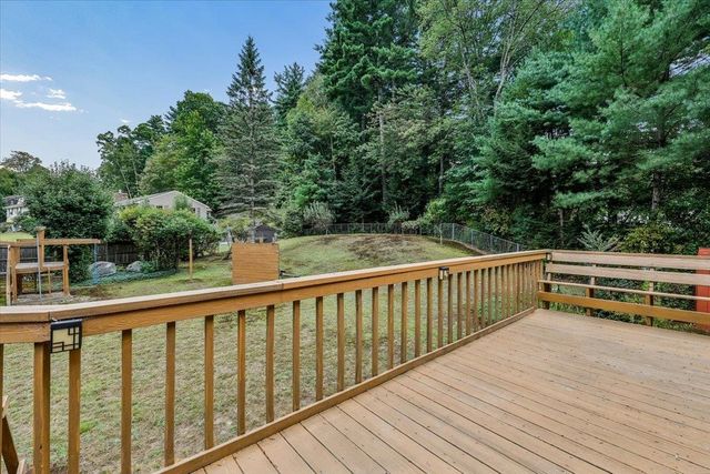 25 Bicentennial Drive, Manchester, NH 03104