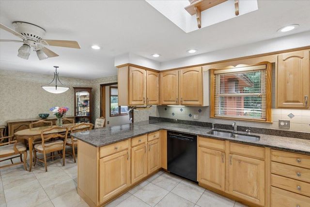 25 Bicentennial Drive, Manchester, NH 03104