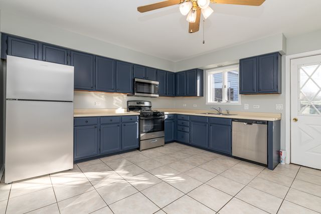 61 Highview Avenue, Fox Lake, IL 60020