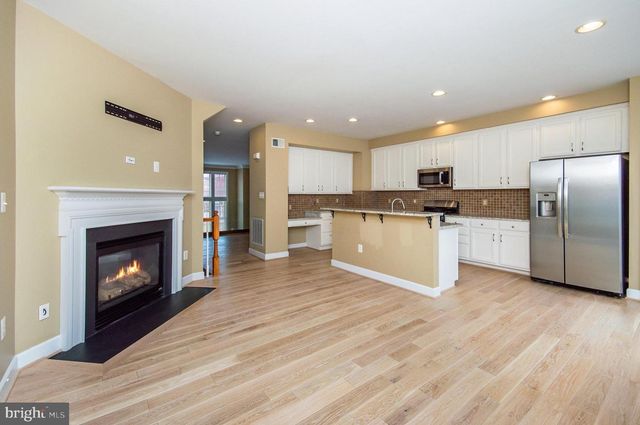 709 BELMONT BAY DR, Woodbridge, VA 22191