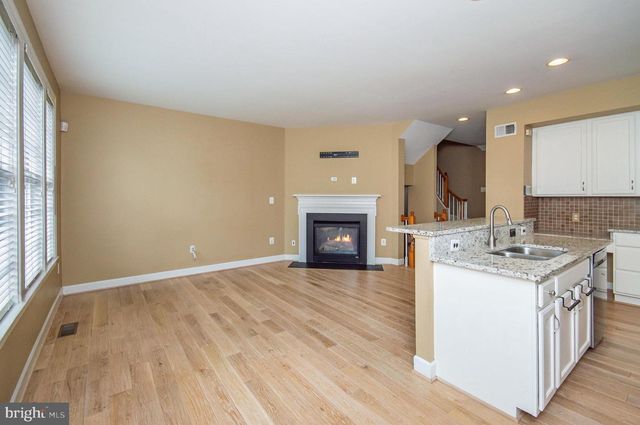 709 BELMONT BAY DR, Woodbridge, VA 22191