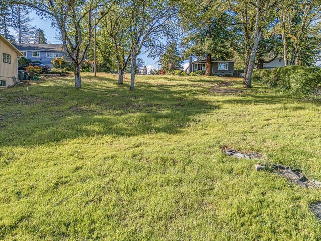 2449 Capital Avenue, Medford, OR 97504