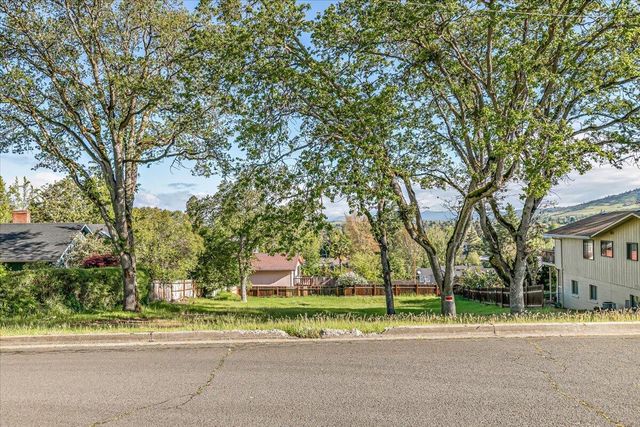 2449 Capital Avenue, Medford, OR 97504