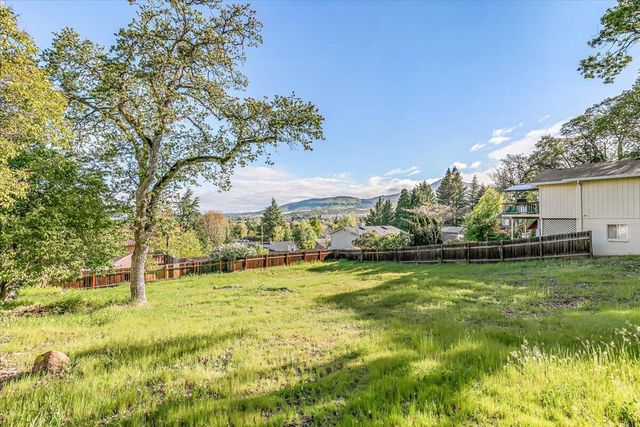 2449 Capital Avenue, Medford, OR 97504