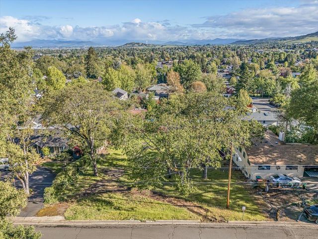2449 Capital Avenue, Medford, OR 97504