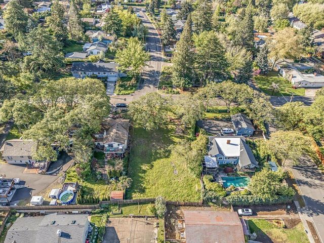 2449 Capital Avenue, Medford, OR 97504