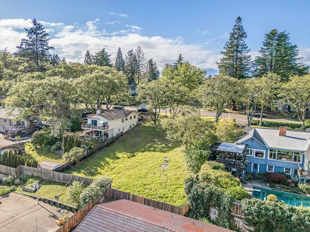 2449 Capital Avenue, Medford, OR 97504